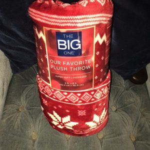 "Kohl's THE BIG ONE\" Red Snow Flake PLUSH Fleece Throw 5' x 6 Oversized Plush